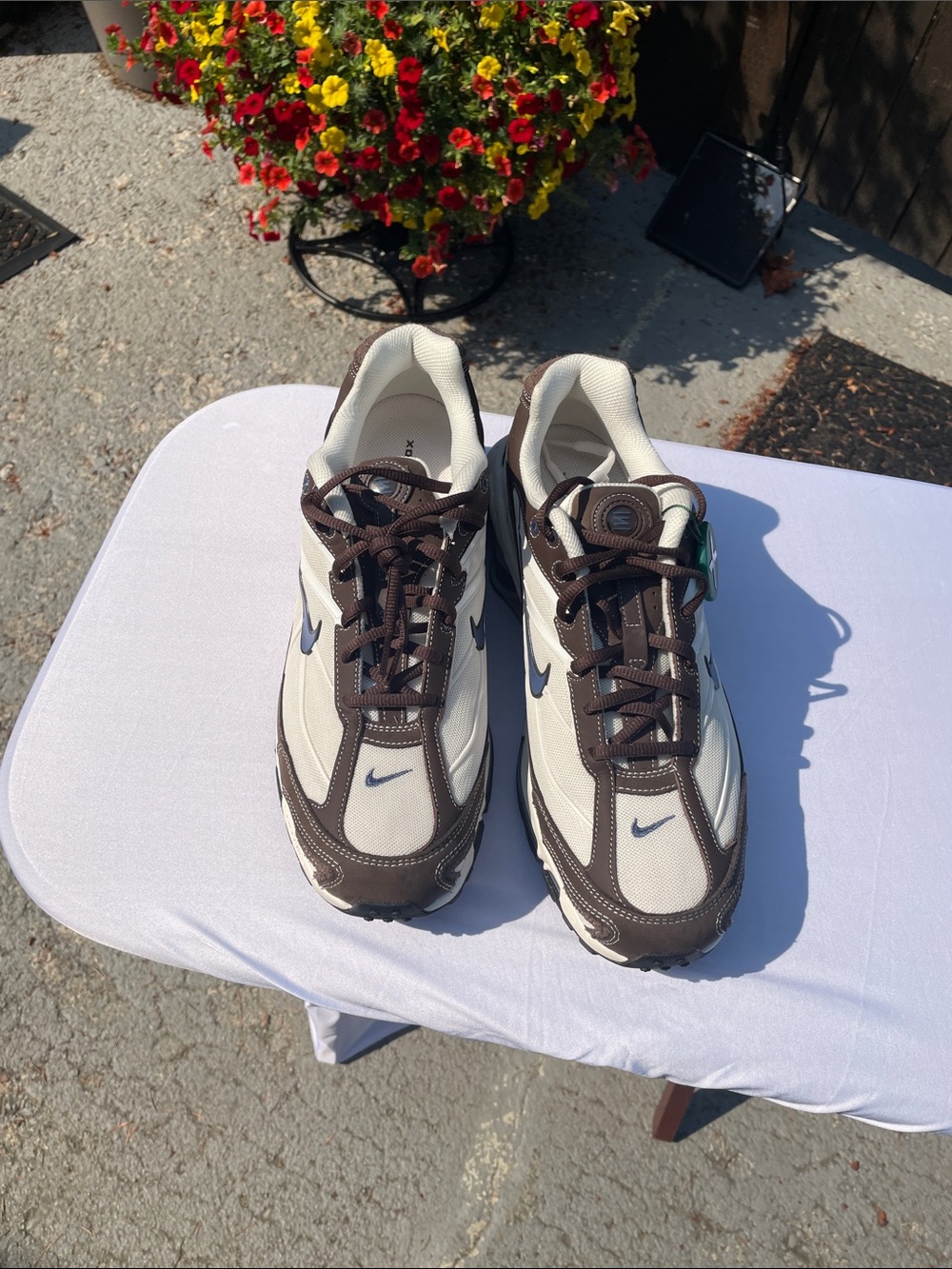 Nike Shox Ride 2 men’s size 11. Brand new never worn. Extra laces included